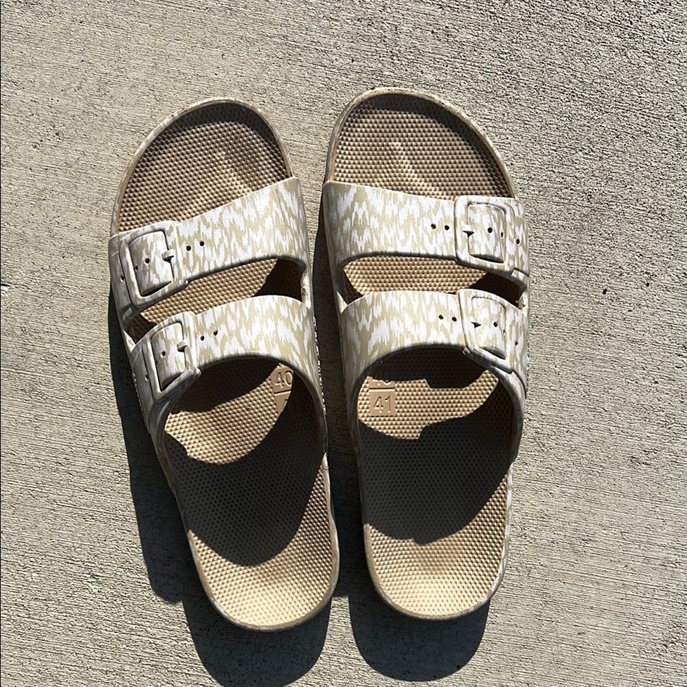 Moses Sandals – Size EU 40/41 (Fits Women’s US 9–10 or Men’s US 7–8)